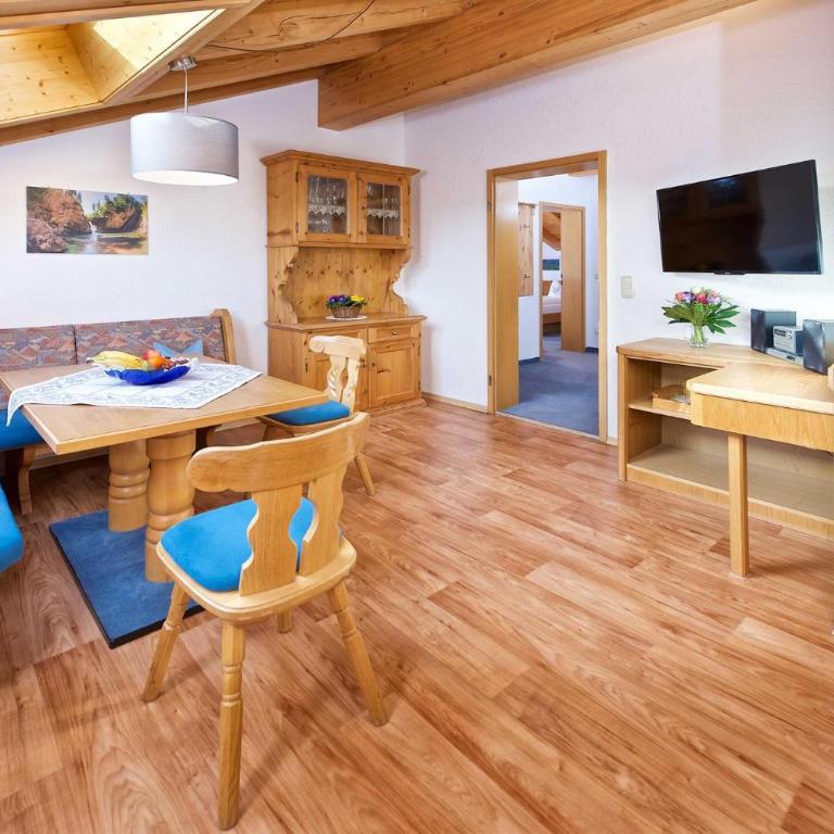 Ferienwohnungen Hörburger - Apartment - 9