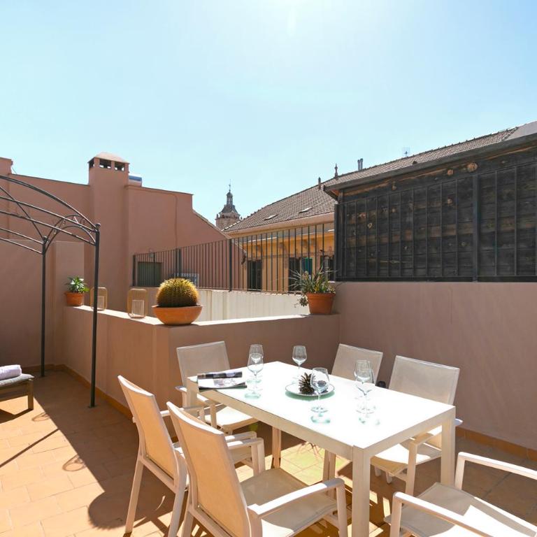 Las Mansiones de Constitución ApartamentosMalagaManagement - Three-Bedroom Apartment - 2