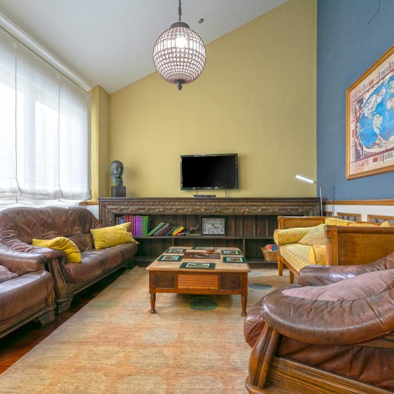 Las Mansiones de Constitución ApartamentosMalagaManagement - Three-Bedroom Apartment - 6