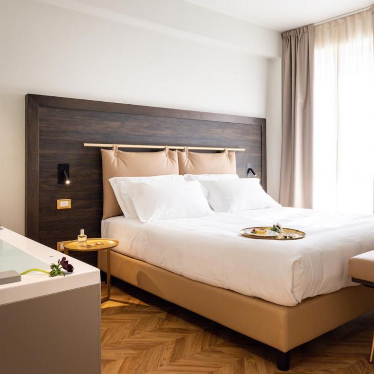 Jacuzzi Suite Home by Enjoy Garda Hotel - Suite Queen con Vasca Idromassaggio - 2