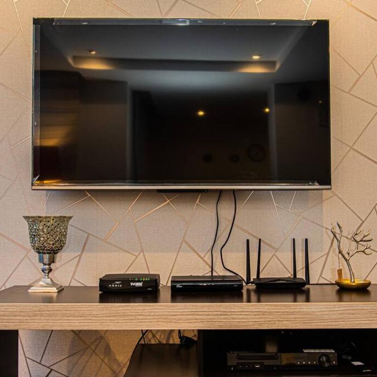 500 Excelente Vista ciudad Quito,parque, piscina,balcón,sauna,tranquilo encantador seguridad 24-7 - Three-Bedroom Apartment - 35