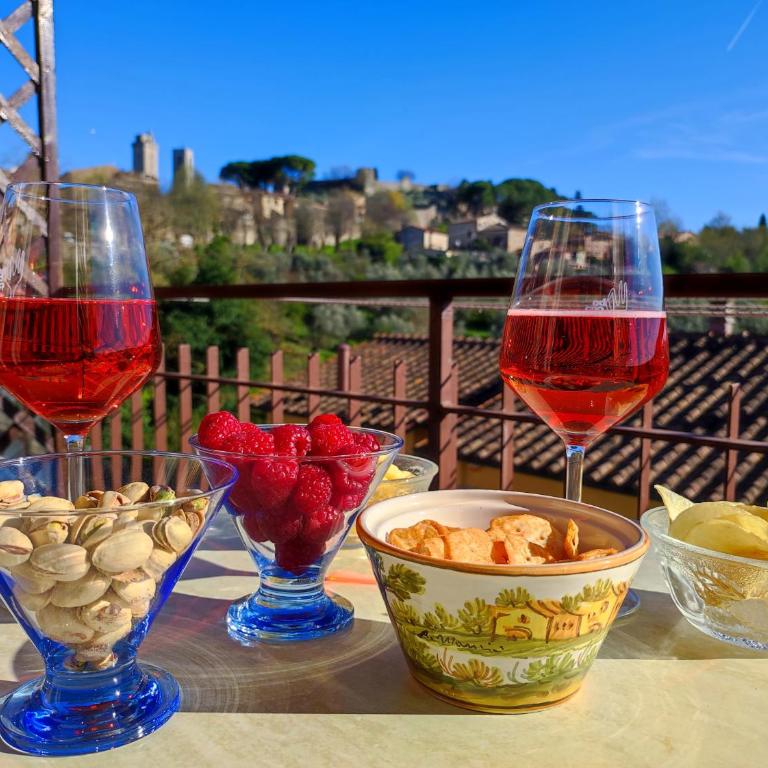 Lovely Balcony San Gimignano Apartments - Two-Bedroom Apartment - 1