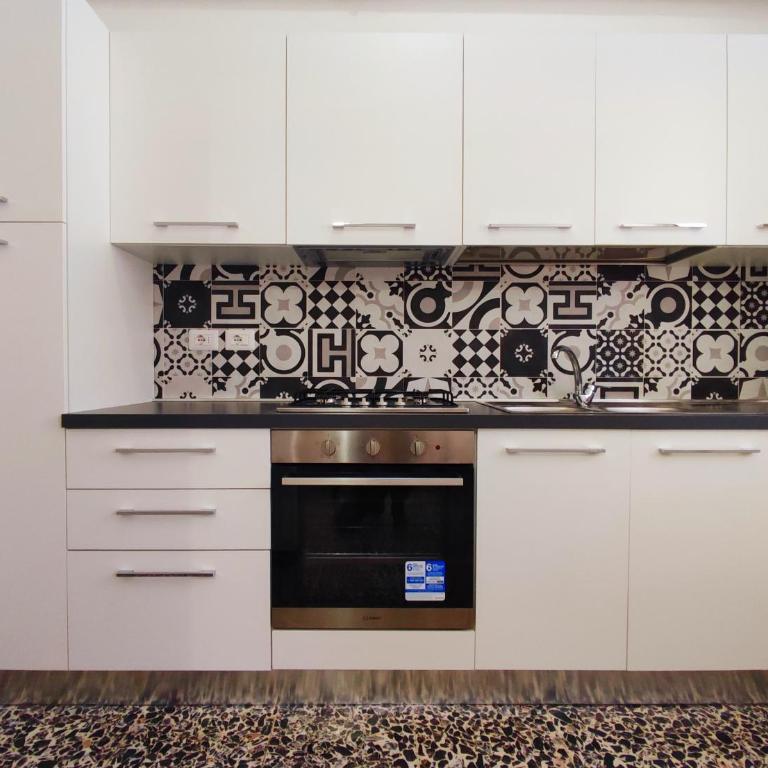 Lovely Balcony San Gimignano Apartments - Two-Bedroom Apartment - 7