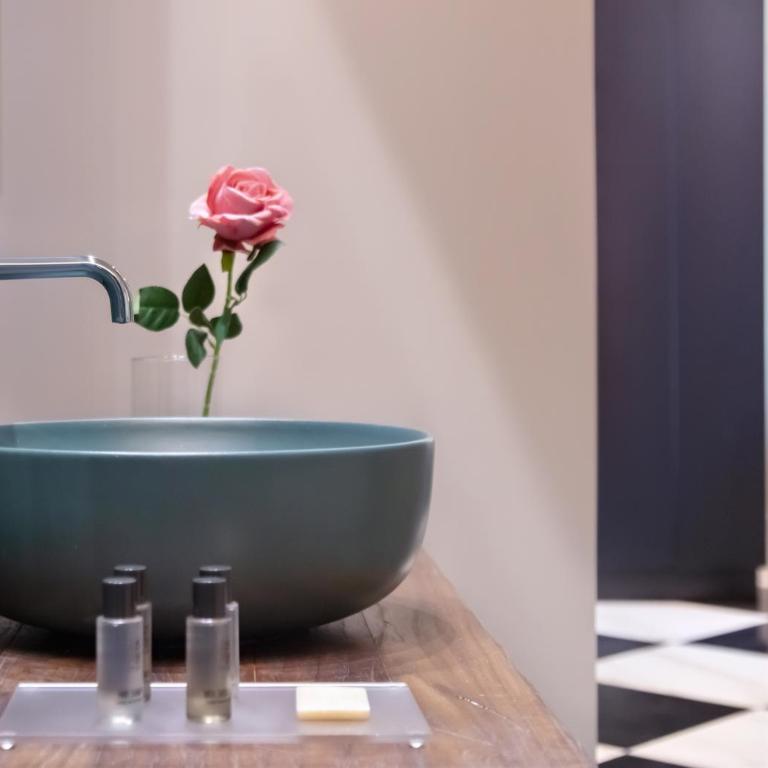 Lady Rose One - One-Bedroom Apartment - 14