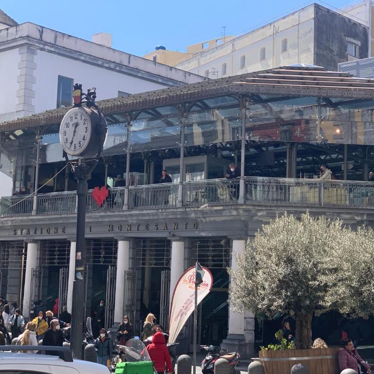 Centro storico Napoli La casa di Ciro - Casa con 1 Camera da Letto - 100