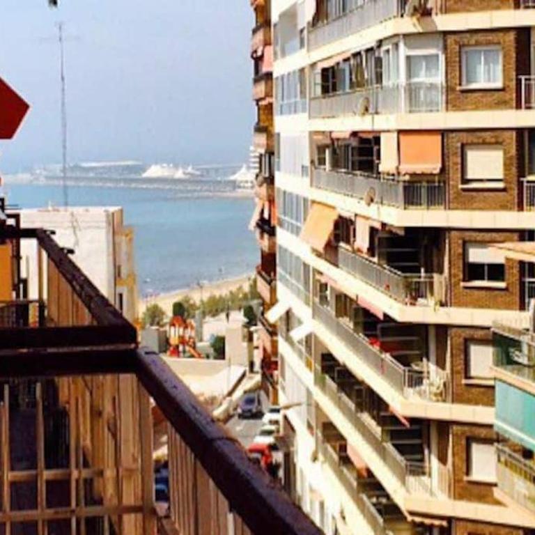 COSY 3 BED APT 200m FROM BEACH WiFi - Apartamento con vistas al mar - 18