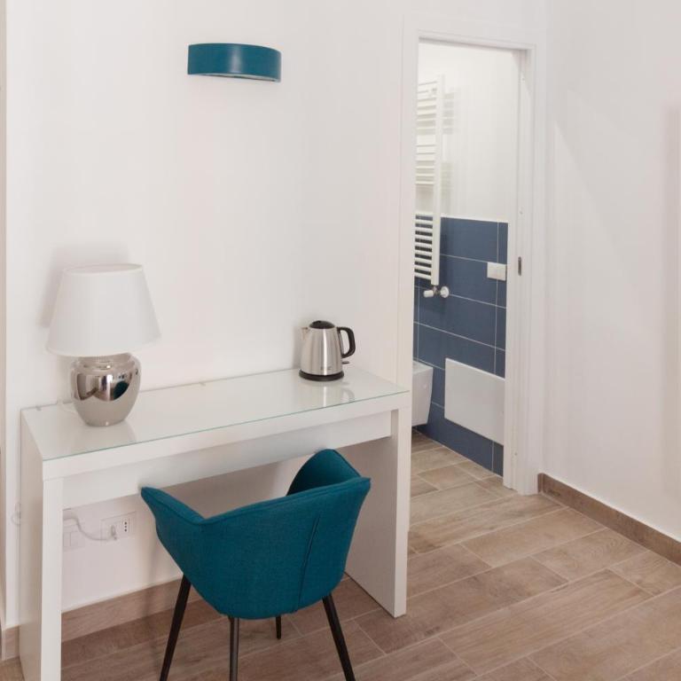 Aragona15 Suites - Deluxe Double Room with Balcony - 5