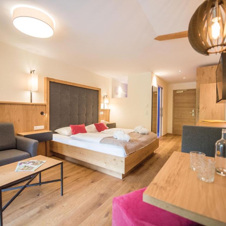 Familienhotel Huber - Habitación Doble Superior con balcón - 2