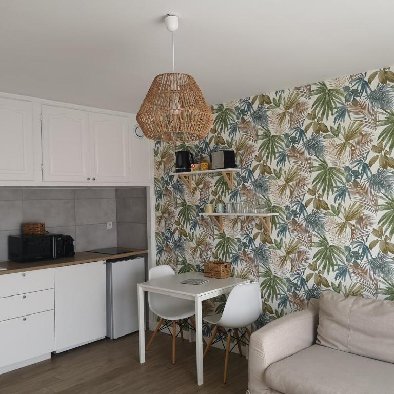 Studio climatisé tout confort à 2 pas de la mer avec parking privé - Appartement 1 Chambre - 6