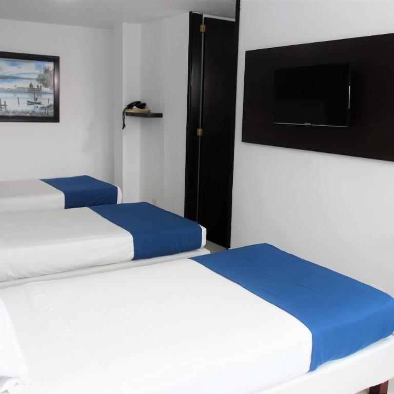 Eslait Hotel & Apartamentos - Classic Triple Room - 4