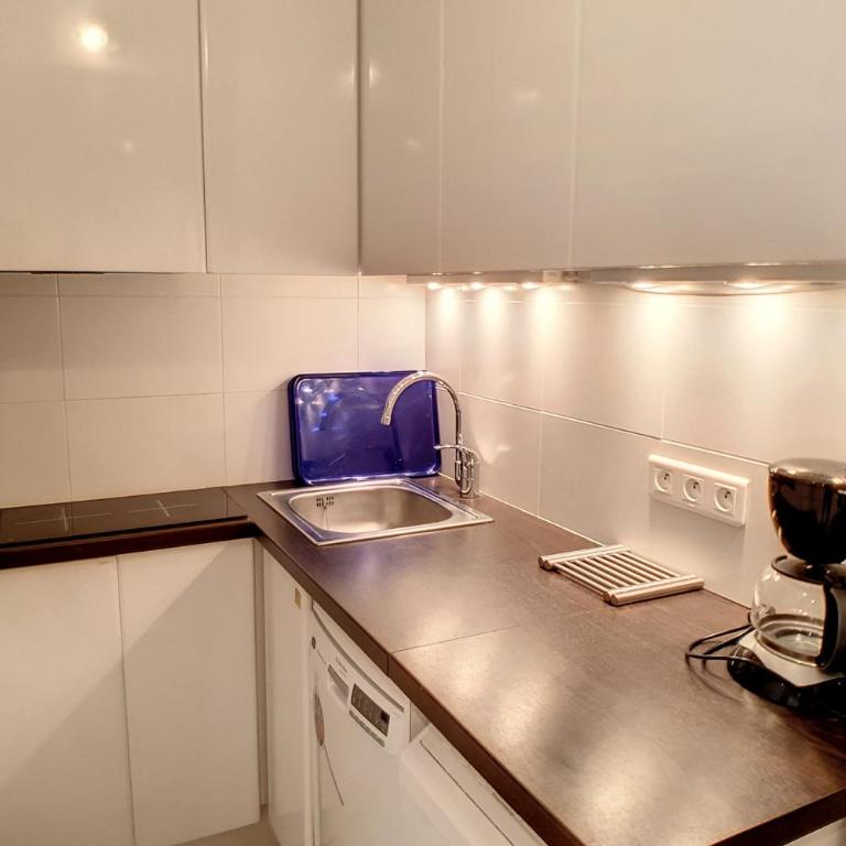 HENRI CAMILLE REAL ESTATE - Rouaze 2 -Studio à 50m center - Apartamento - 7