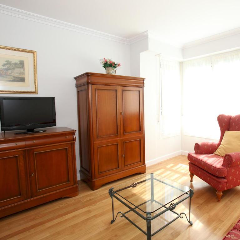 Ondarreta gran piso junto a la playa de Ondarreta - Apartamento - 5