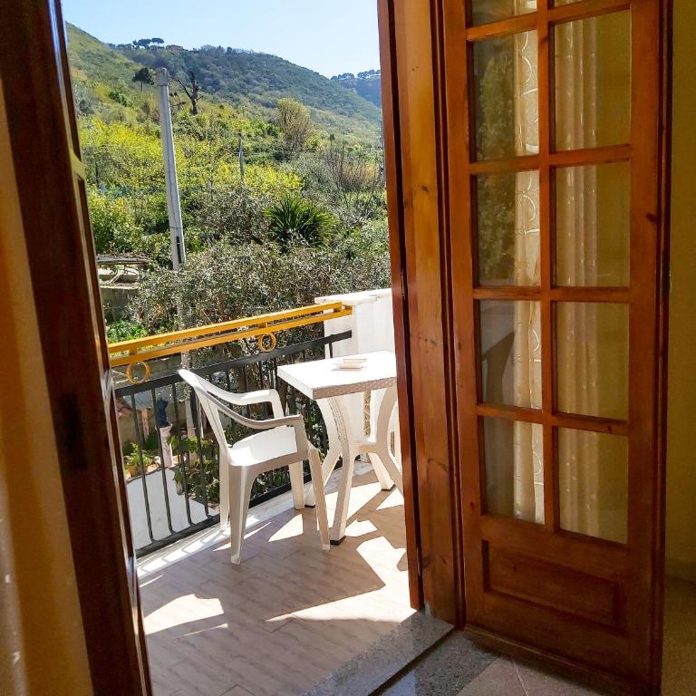 Le Twins -Bed and Breakfast - Camera Tripla con Vista Giardino - 16