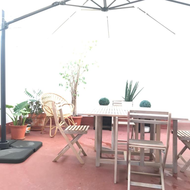 2 Apartamento TERRAZA Free Wifi - Three-Bedroom Apartment - 9