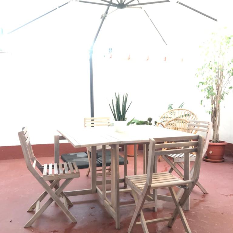 2 Apartamento TERRAZA Free Wifi - Three-Bedroom Apartment - 10