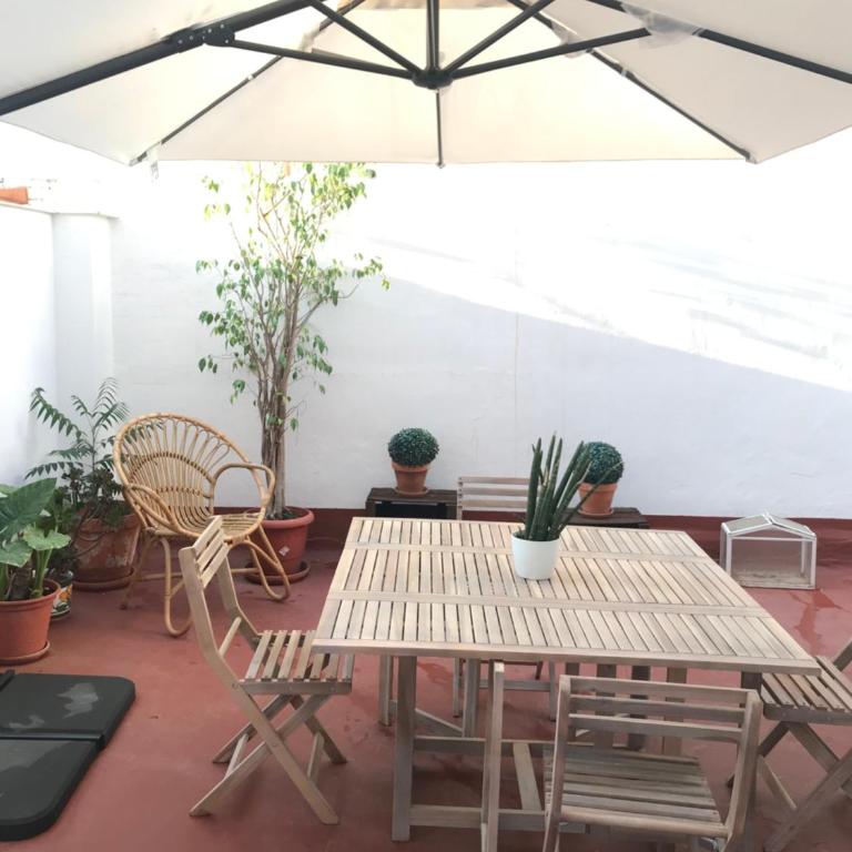 2 Apartamento TERRAZA Free Wifi - Three-Bedroom Apartment - 8