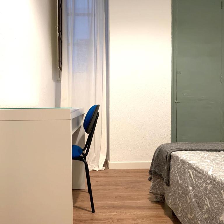 2 Apartamento TERRAZA Free Wifi - Three-Bedroom Apartment - 26
