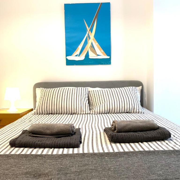 2 Apartamento TERRAZA Free Wifi - Three-Bedroom Apartment - 17