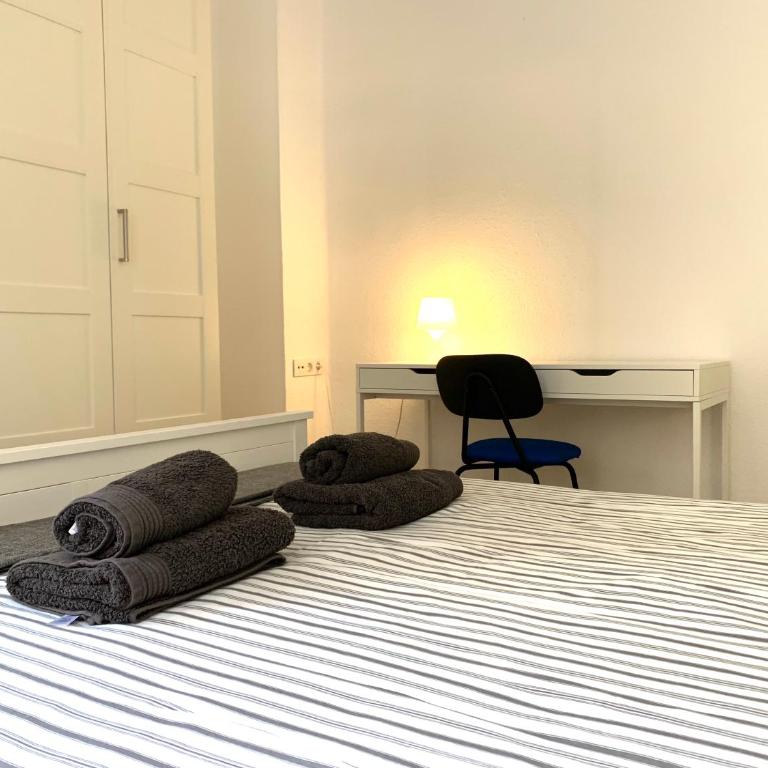 2 Apartamento TERRAZA Free Wifi - Three-Bedroom Apartment - 20