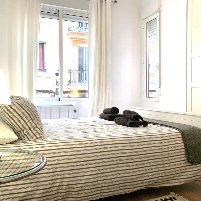 2 Apartamento TERRAZA Free Wifi - Three-Bedroom Apartment - 19