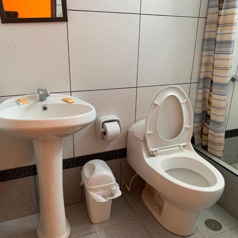 Alojamiento en Mancora - Alipio House - Double Room with Private Bathroom - 2