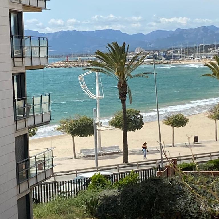 Precioso apartamento con piscina Urbanización Playazul - Apartamento de 2 dormitorios con terraza y vistas al mar - 2