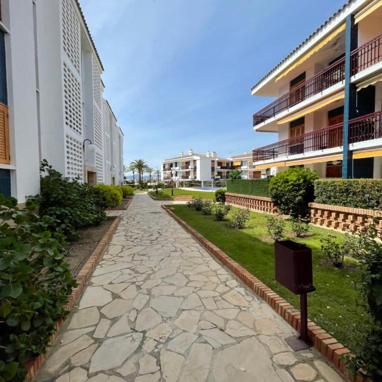 Precioso apartamento con piscina Urbanización Playazul - Apartamento de 2 dormitorios con terraza y vistas al mar - 12