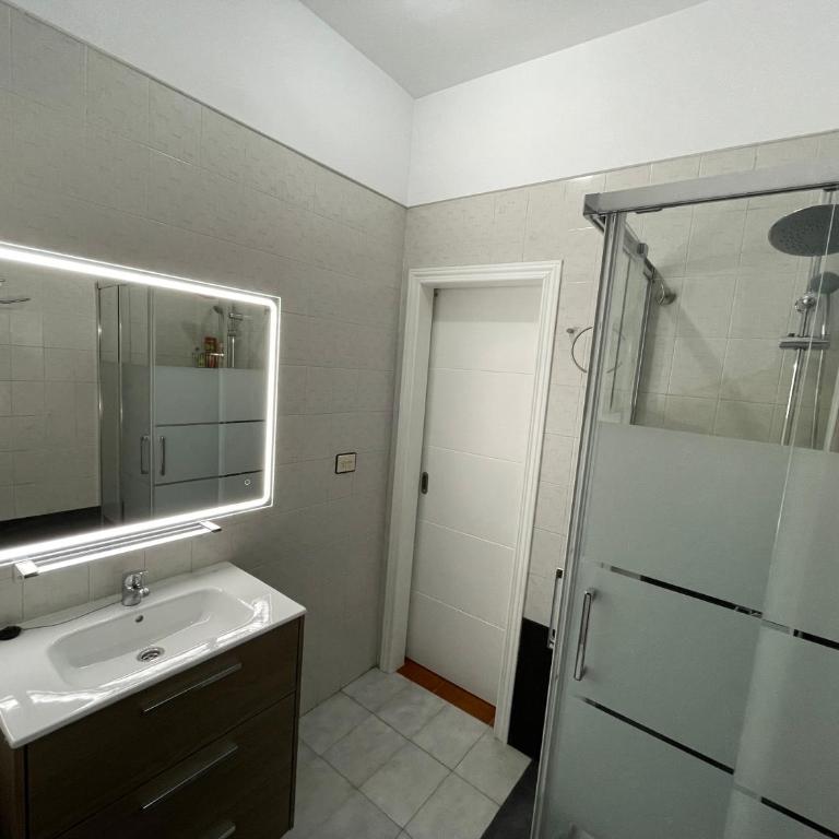 Tenerife candelaria vacaciones, quiet apartment near the ocean and local food spots and coastal walks, FAST WIFI - Two-Bedroom Apartment - 5