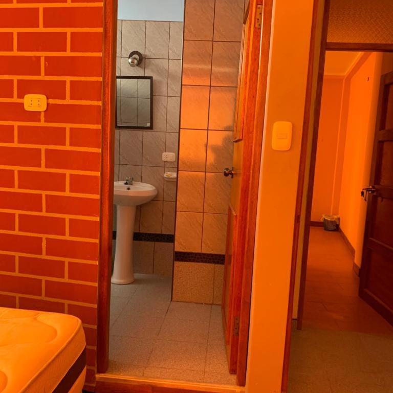 Alojamiento en Mancora - Alipio House - Double Room with Private Bathroom - 12