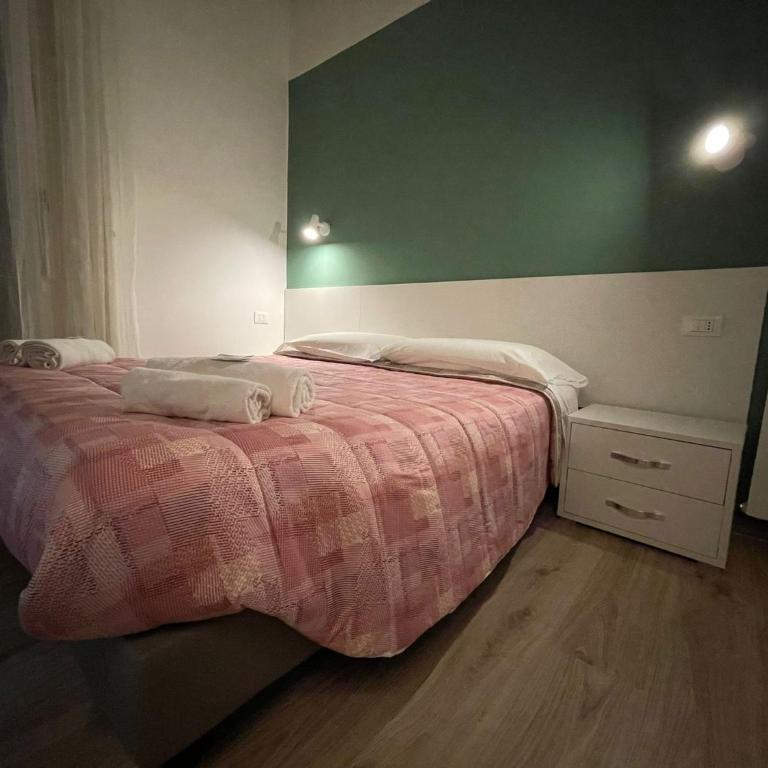 guest house cernaia - Camera Budget Matrimoniale/Doppia con Letti Singoli - 6