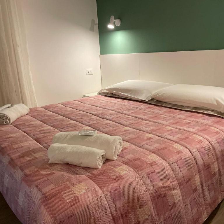 guest house cernaia - Camera Budget Matrimoniale/Doppia con Letti Singoli - 13