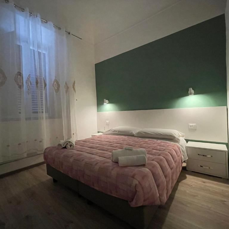 guest house cernaia - Camera Budget Matrimoniale/Doppia con Letti Singoli - 1