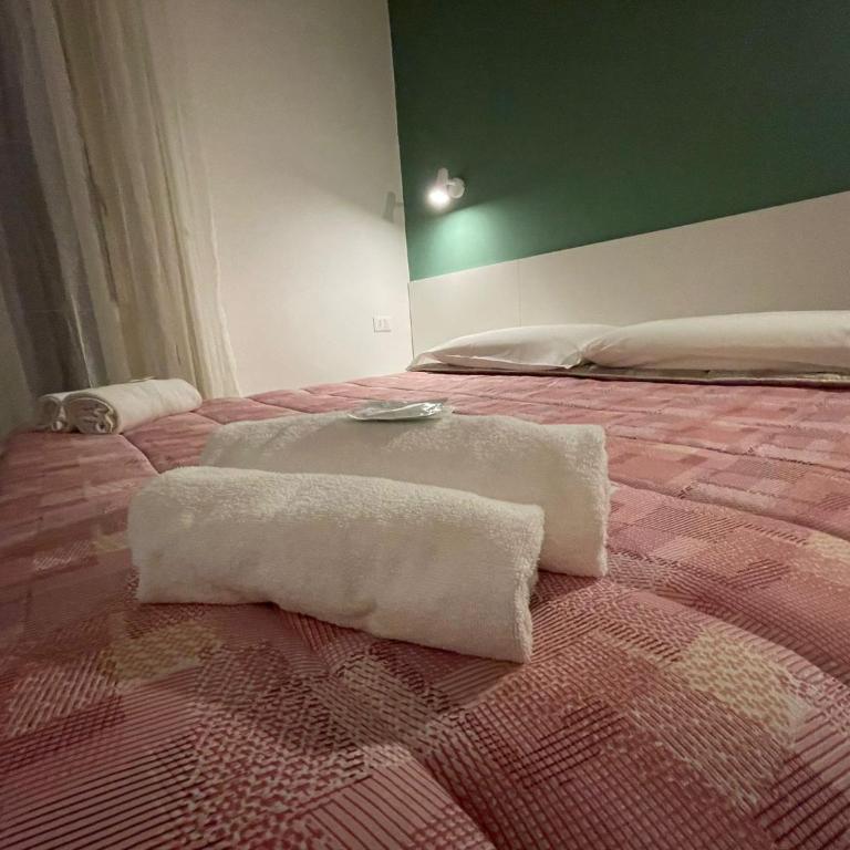 guest house cernaia - Camera Budget Matrimoniale/Doppia con Letti Singoli - 9
