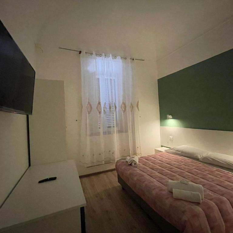 guest house cernaia - Camera Budget Matrimoniale/Doppia con Letti Singoli - 3