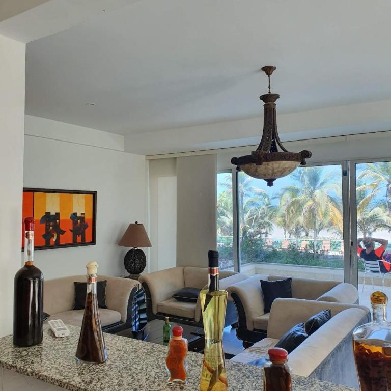 Amplio apt de 3 alcobas edificio primera linea de playa - Apartamento - 28