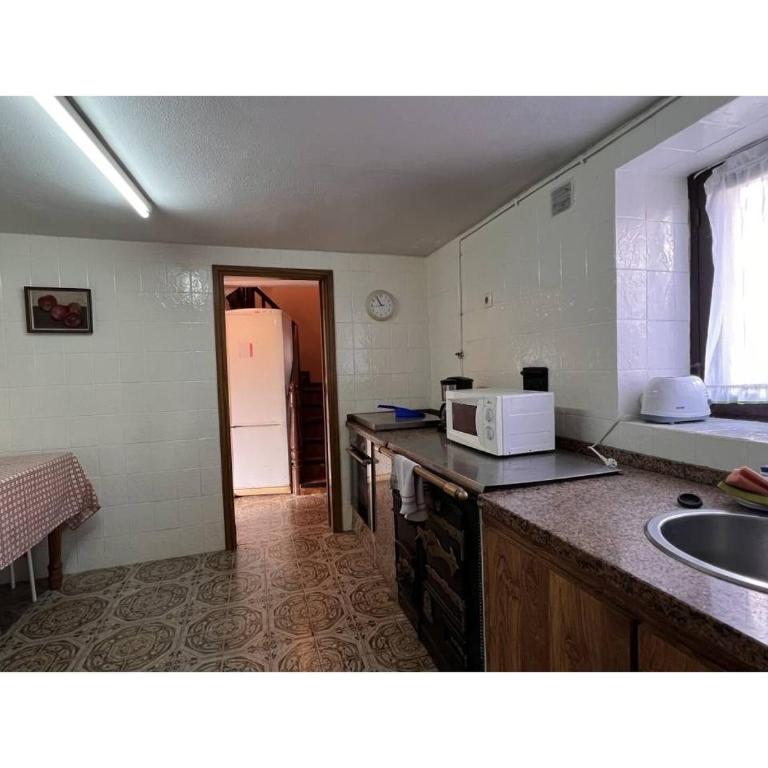 ApartamentosArturo CasaRural Pancarale-Llanes - Six-Bedroom House - 47