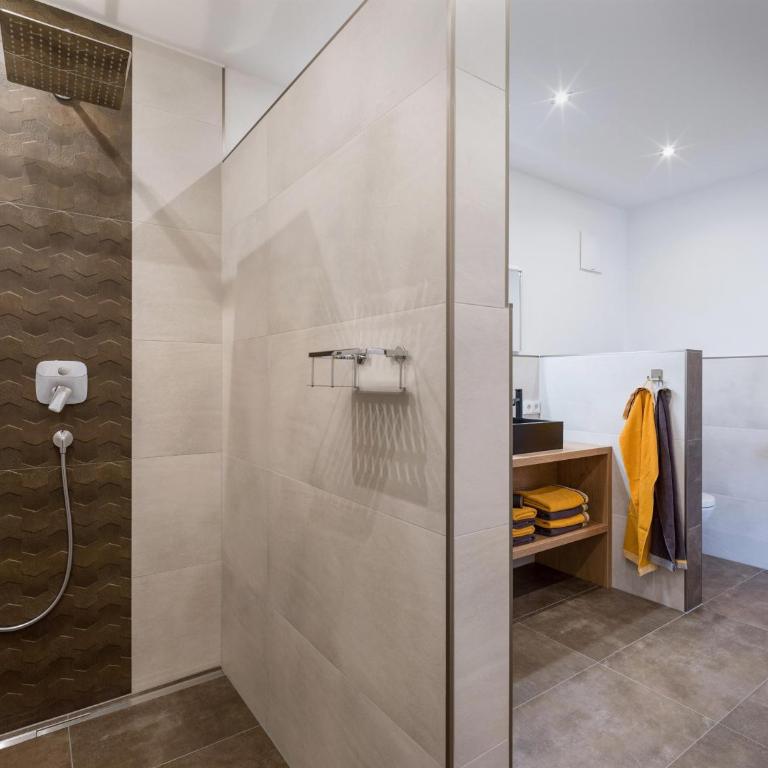 Ferienwohnung Bergliebe - Apartamento de 2 dormitorios con ducha - 13