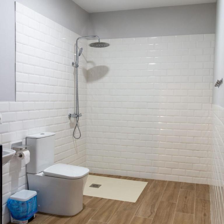 Apartamentos El Alcazar de Jerez - Habitación Cuádruple adaptada para personas con discapacidad - 1
