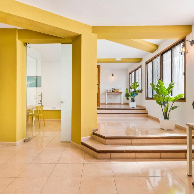 Club Tenerife Apartments - One-Bedroom Sunny Large Apartment with Pool View - 5