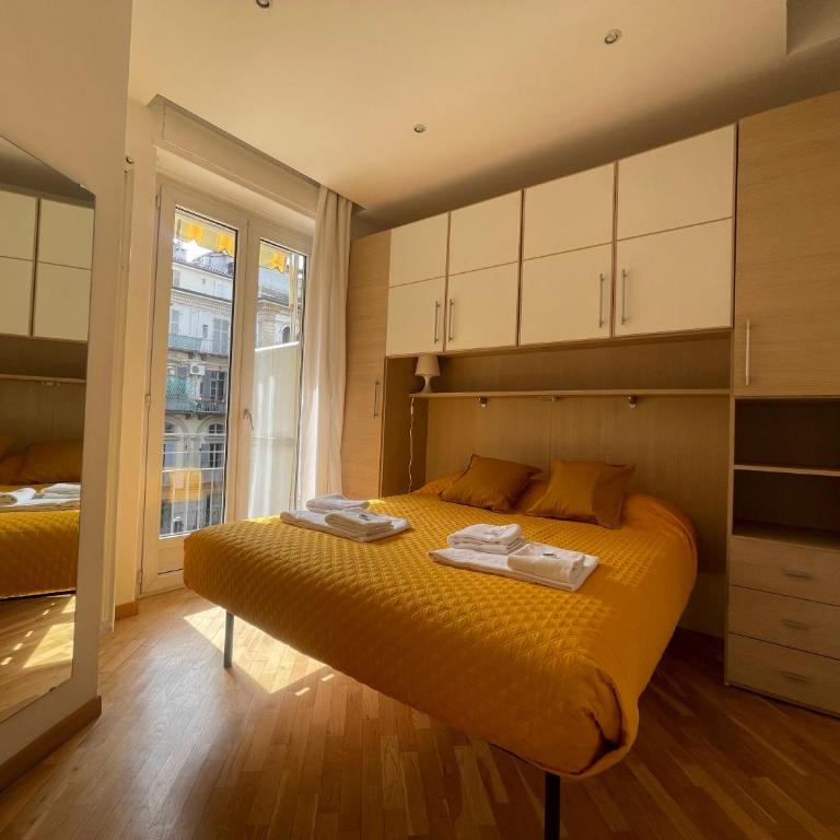 Central Torino Apartment with Balcony Walk to Porta Nuova & Metro - One-Bedroom Apartment - 7
