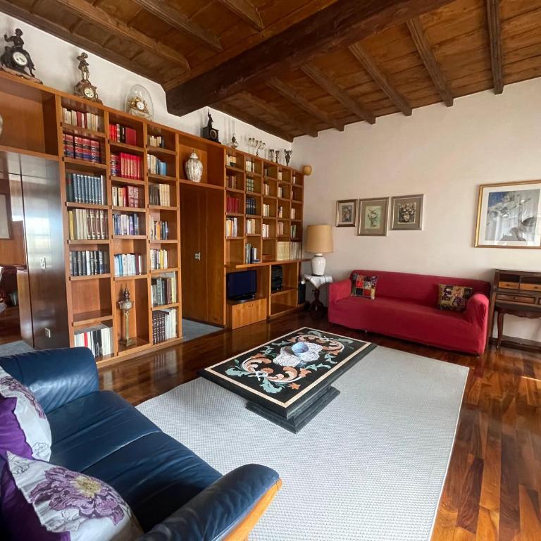 Centro storico Torino, Posto auto e ascensore, Casa di charme - Appartamento con 2 Camere da Letto - 12