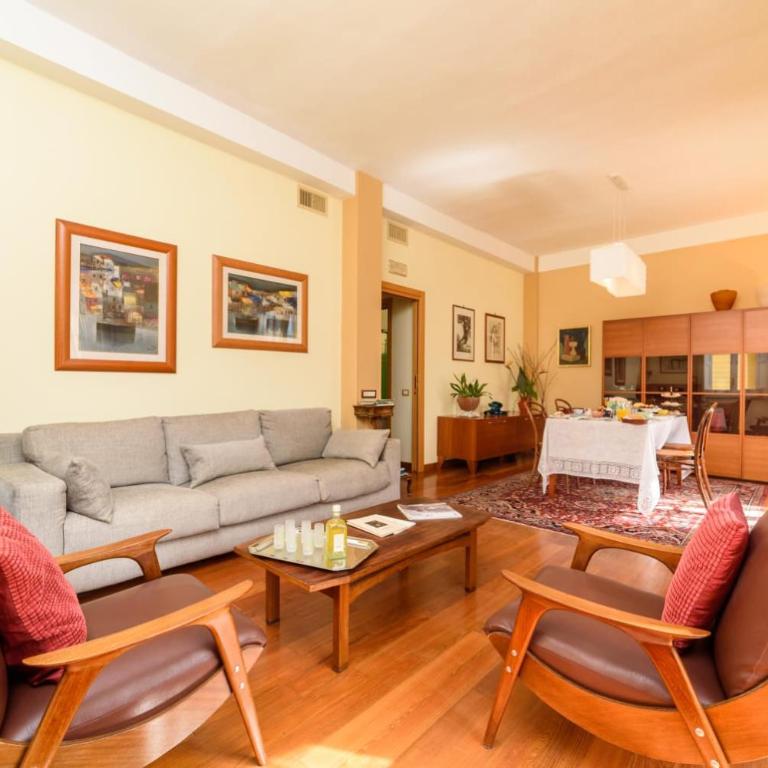 La Camelia Apartment - Three-Bedroom Apartment - 1