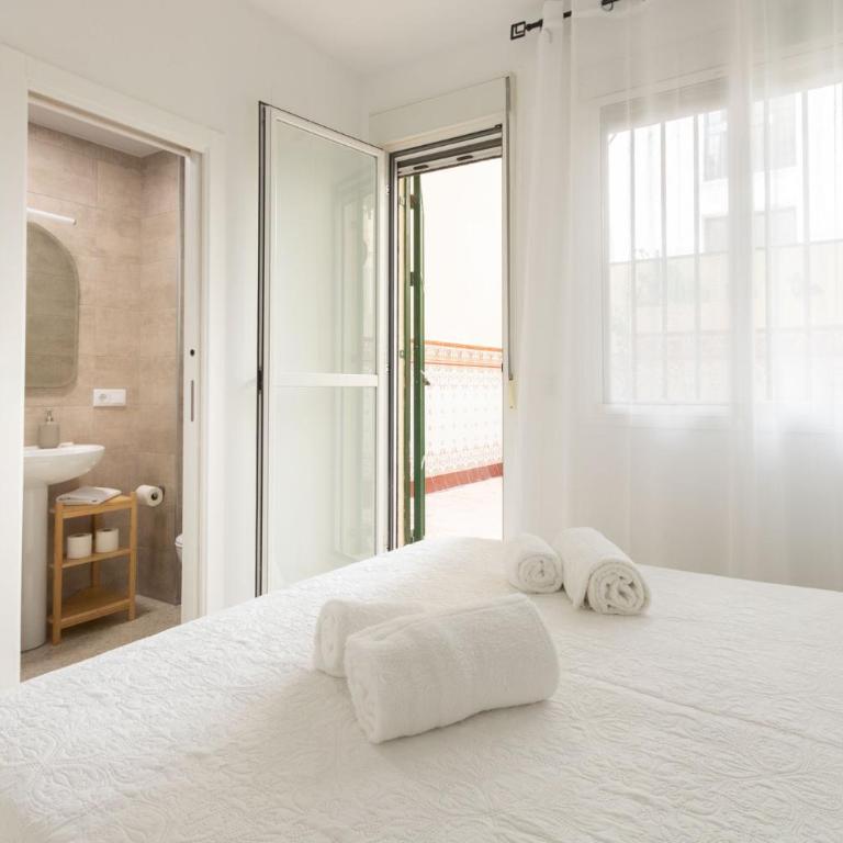 Bordador Central Courtyard by Valcambre - One-Bedroom Apartment - 8