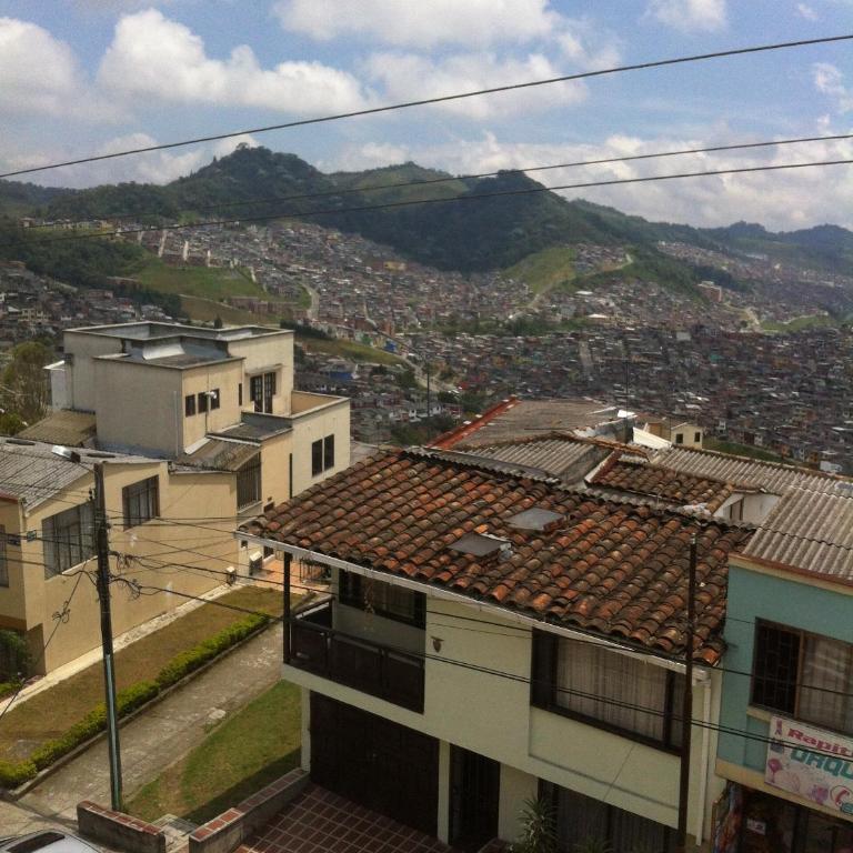 Casa Blanca Hostal Manizales - Cama en habitación compartida mixta de 6 camas - 4