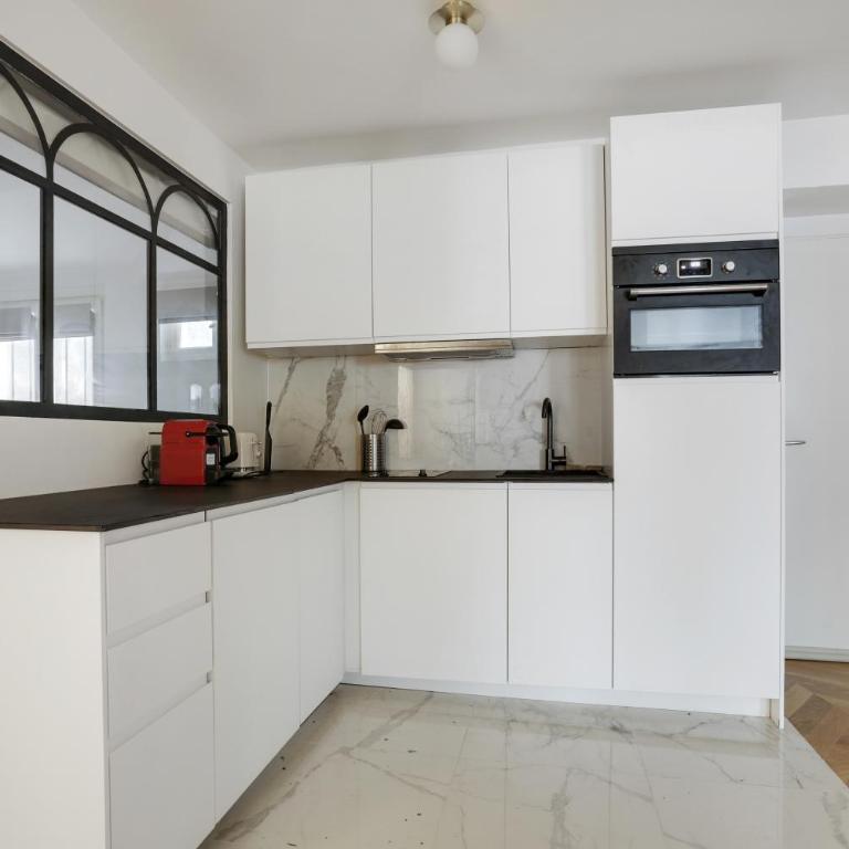 Apartments in the heart of Paris in Sentier - Appartement 3 Chambres - 6