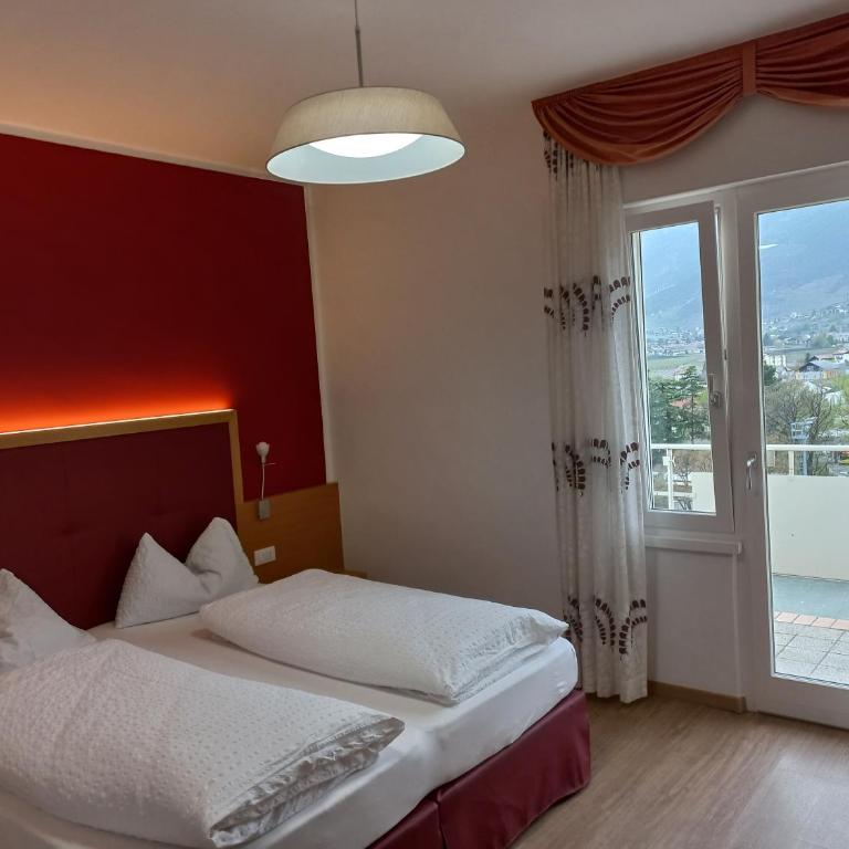 Hotel Lux - Camera Matrimoniale con Balcone - 18