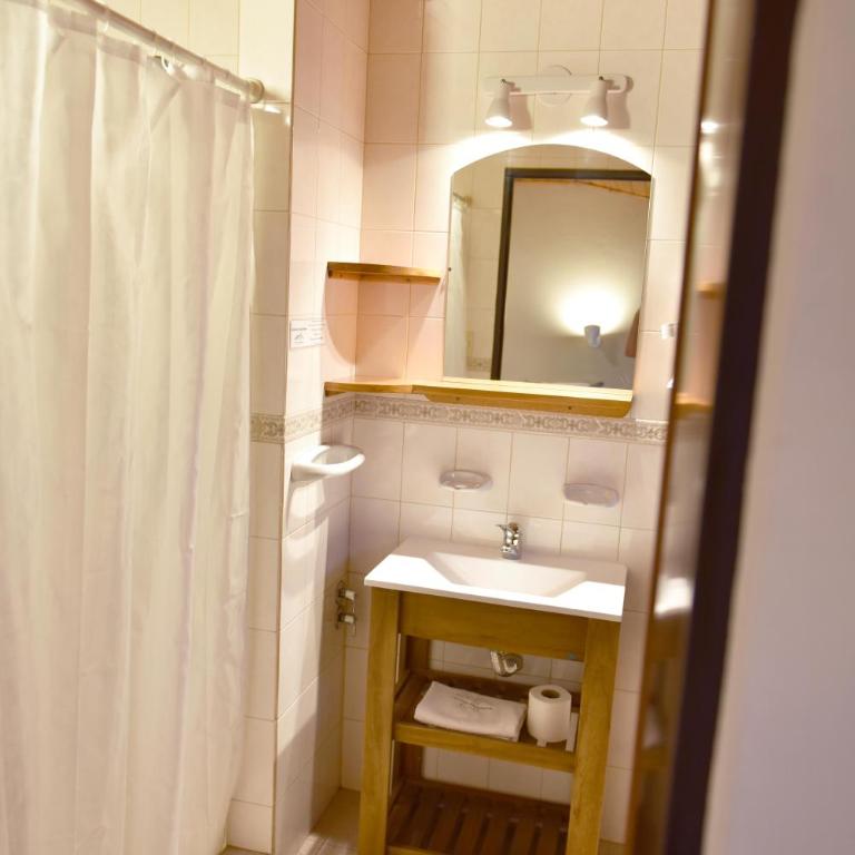 Latitud Cuarenta - Family Double Room - 2