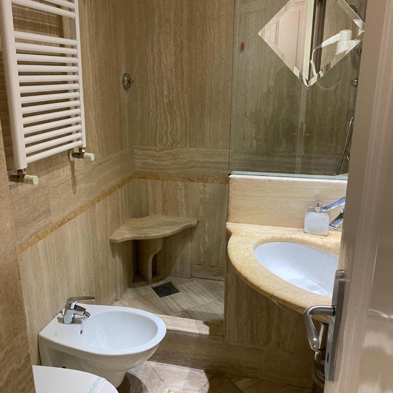 Rent Rooms Saint Peter - Double Room with Private Bathroom - 11