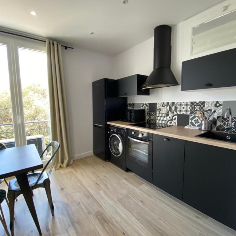Ajaccio Magnifique T2 45m2 neuf 5 personnes Clim wifi stationnement gratuit centre ville plage à 300m - Apartment mit 1 Schlafzimmer - 5