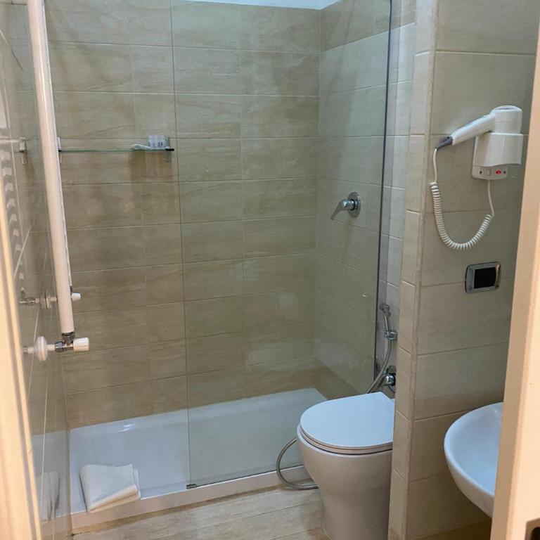 Rent Rooms Saint Peter - Quadruple Room with Private Bathroom - 6